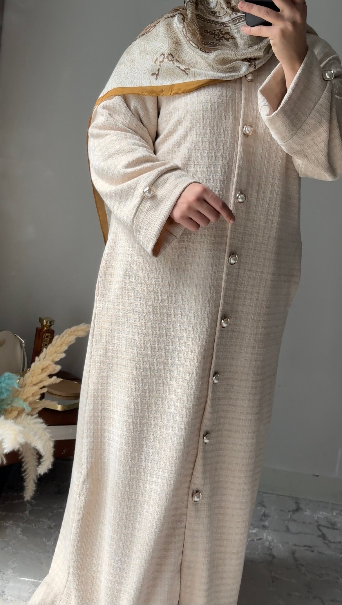 Beige 